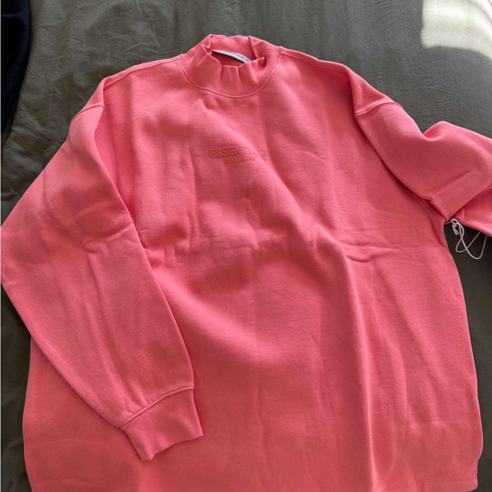 Essentials pullover - Picture 2 of 6
